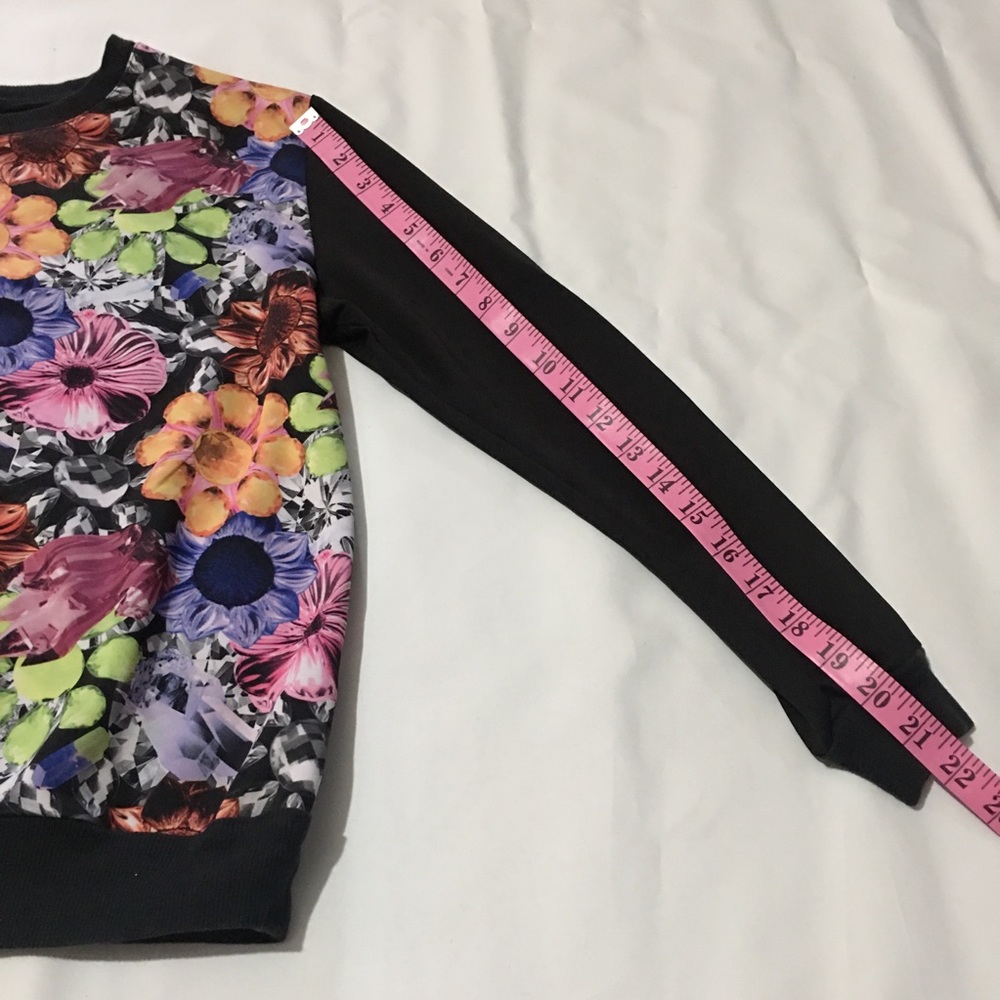 Olsenboye Floral Sweatshirt - Picture 4 of 7